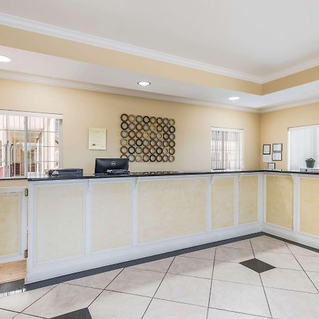 Econo Lodge Inn & Suites Bryant Dış mekan fotoğraf
