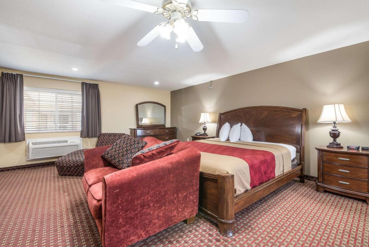 Econo Lodge Inn & Suites Bryant Dış mekan fotoğraf