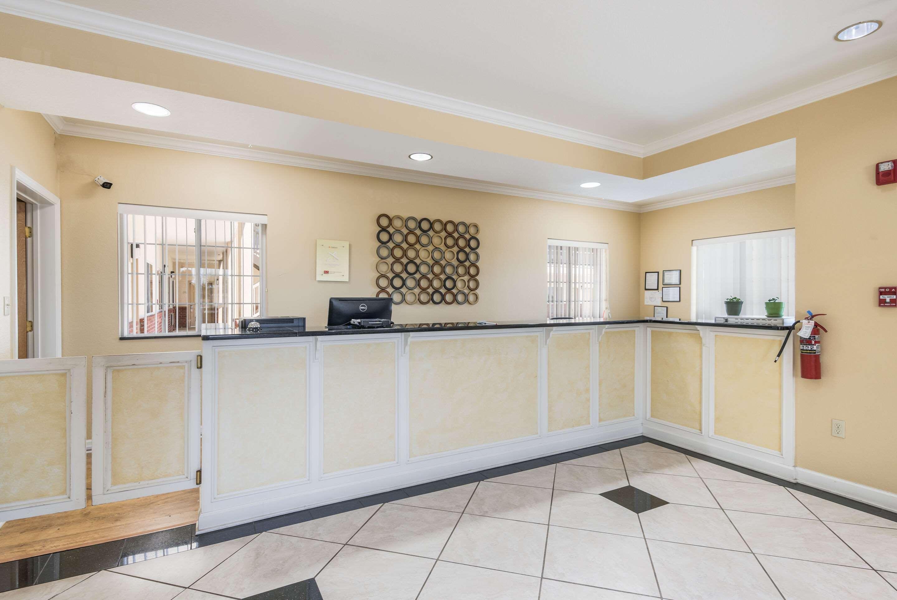 Econo Lodge Inn & Suites Bryant Dış mekan fotoğraf