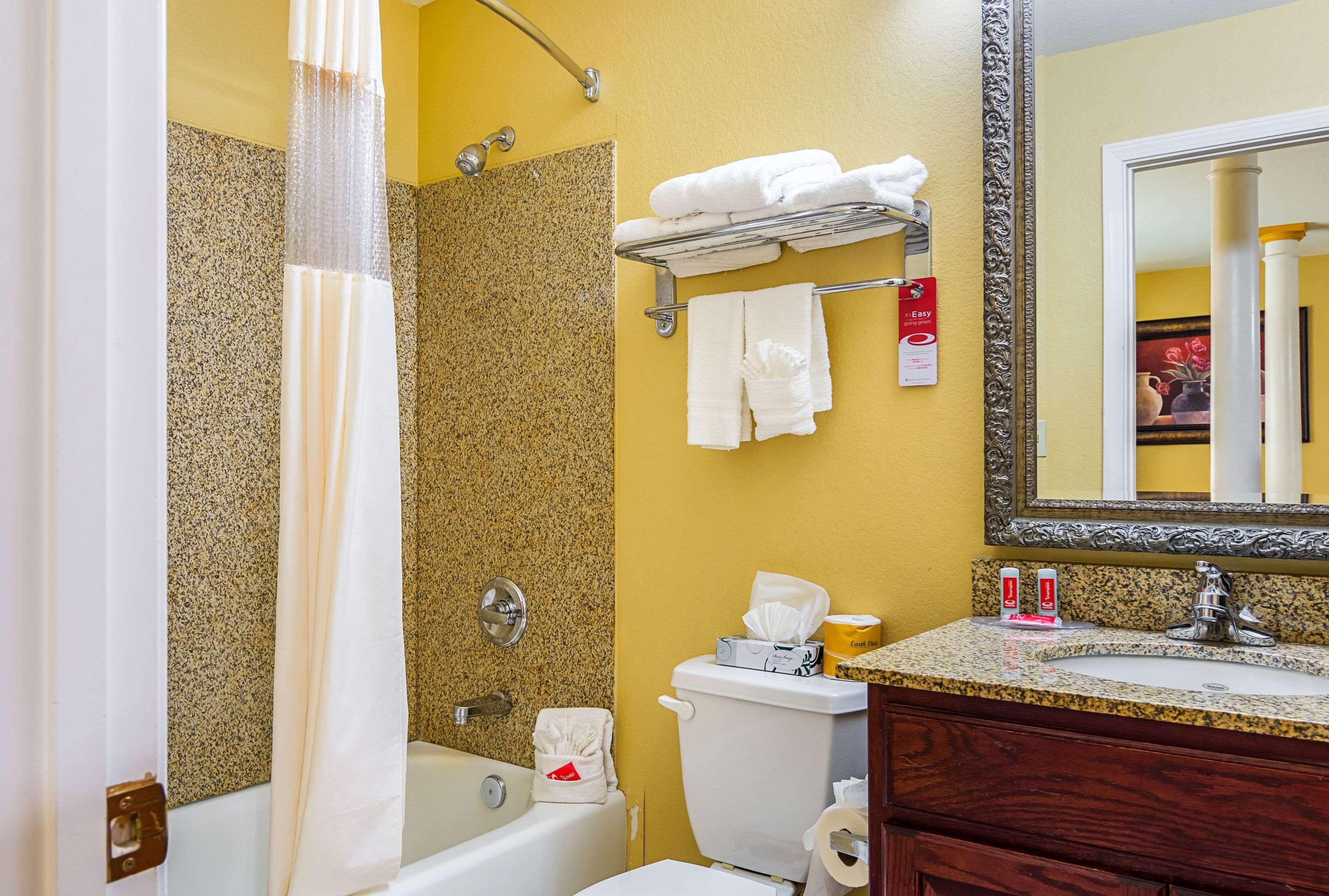 Econo Lodge Inn & Suites Bryant Dış mekan fotoğraf