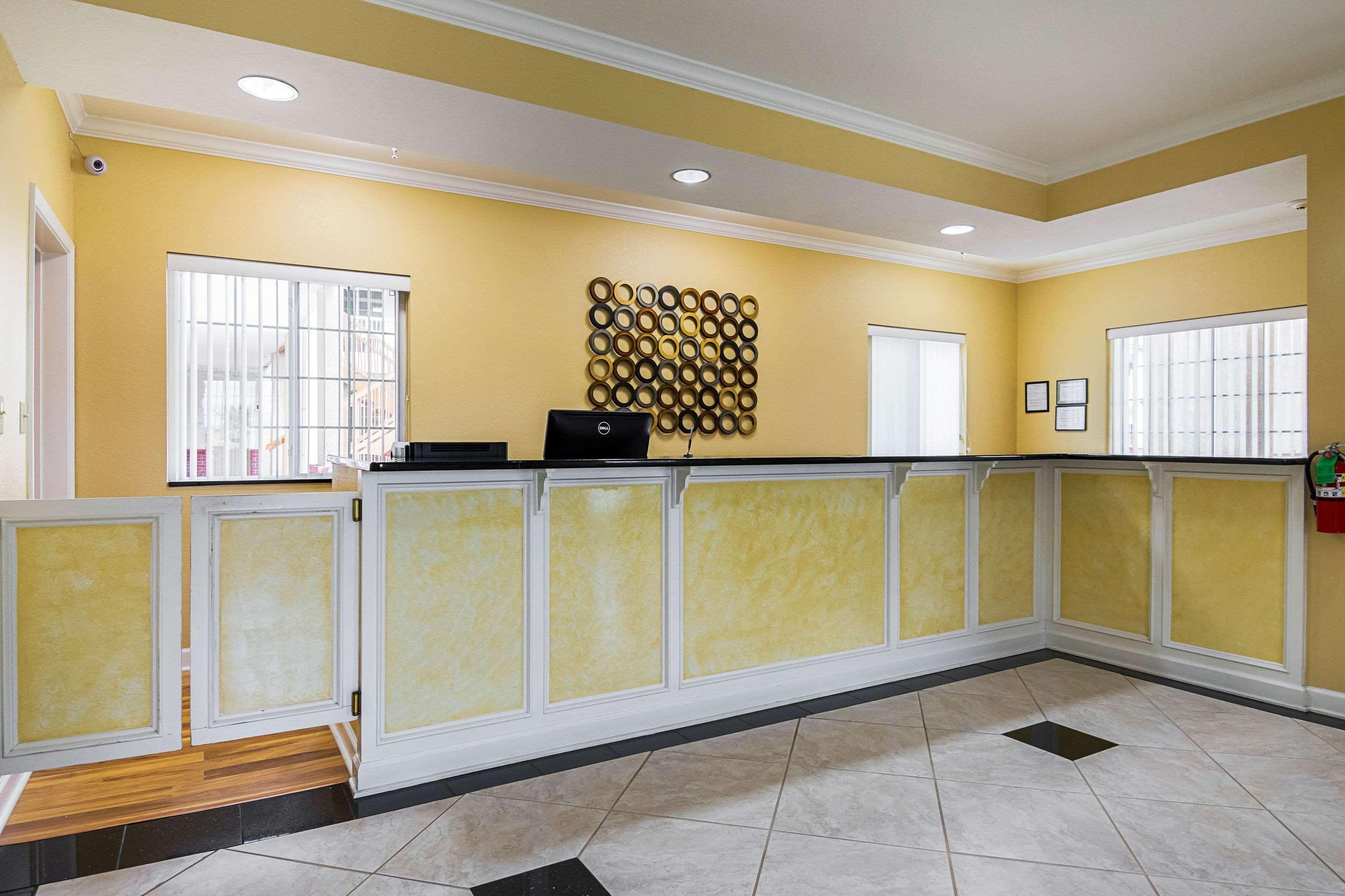 Econo Lodge Inn & Suites Bryant Dış mekan fotoğraf