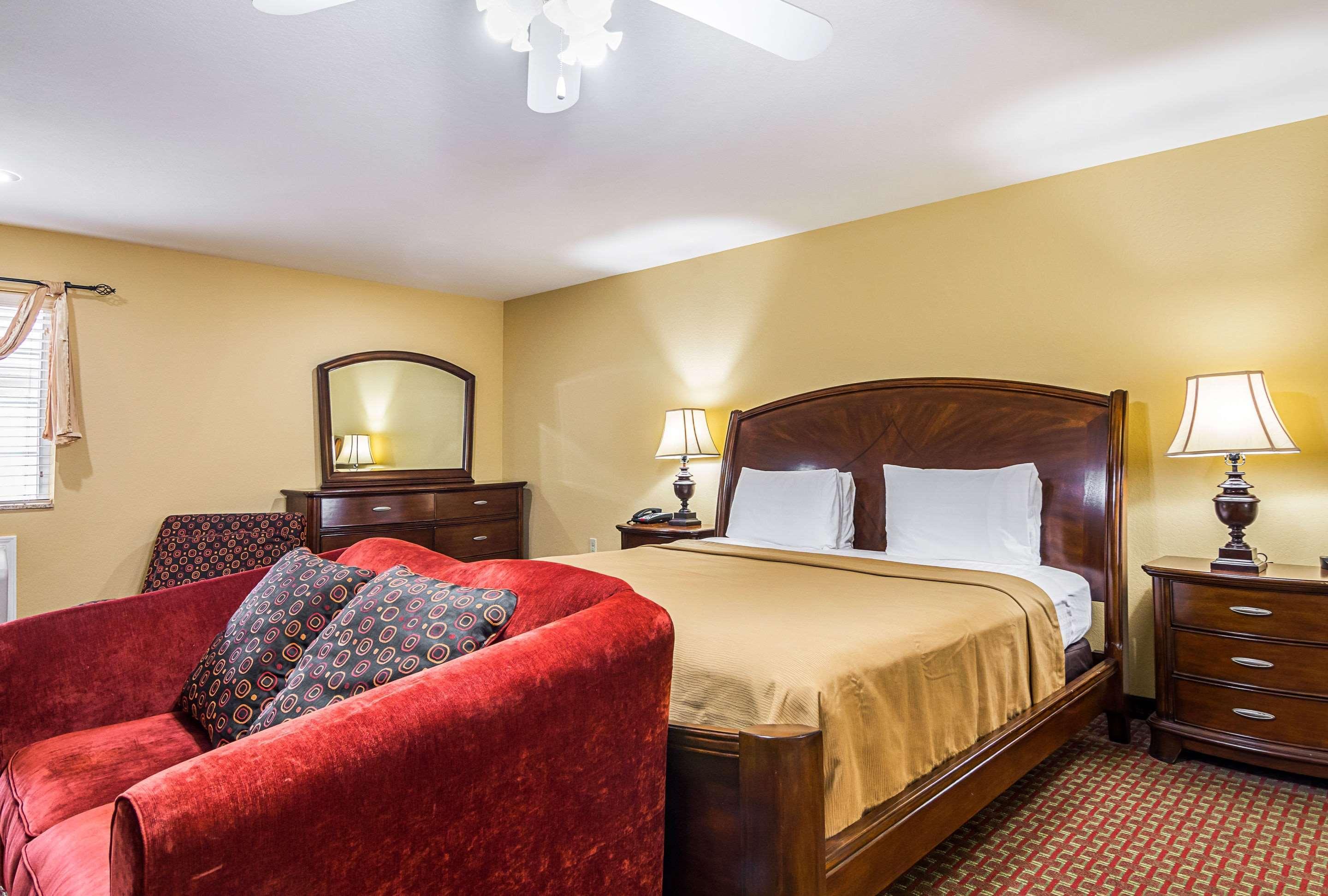 Econo Lodge Inn & Suites Bryant Dış mekan fotoğraf