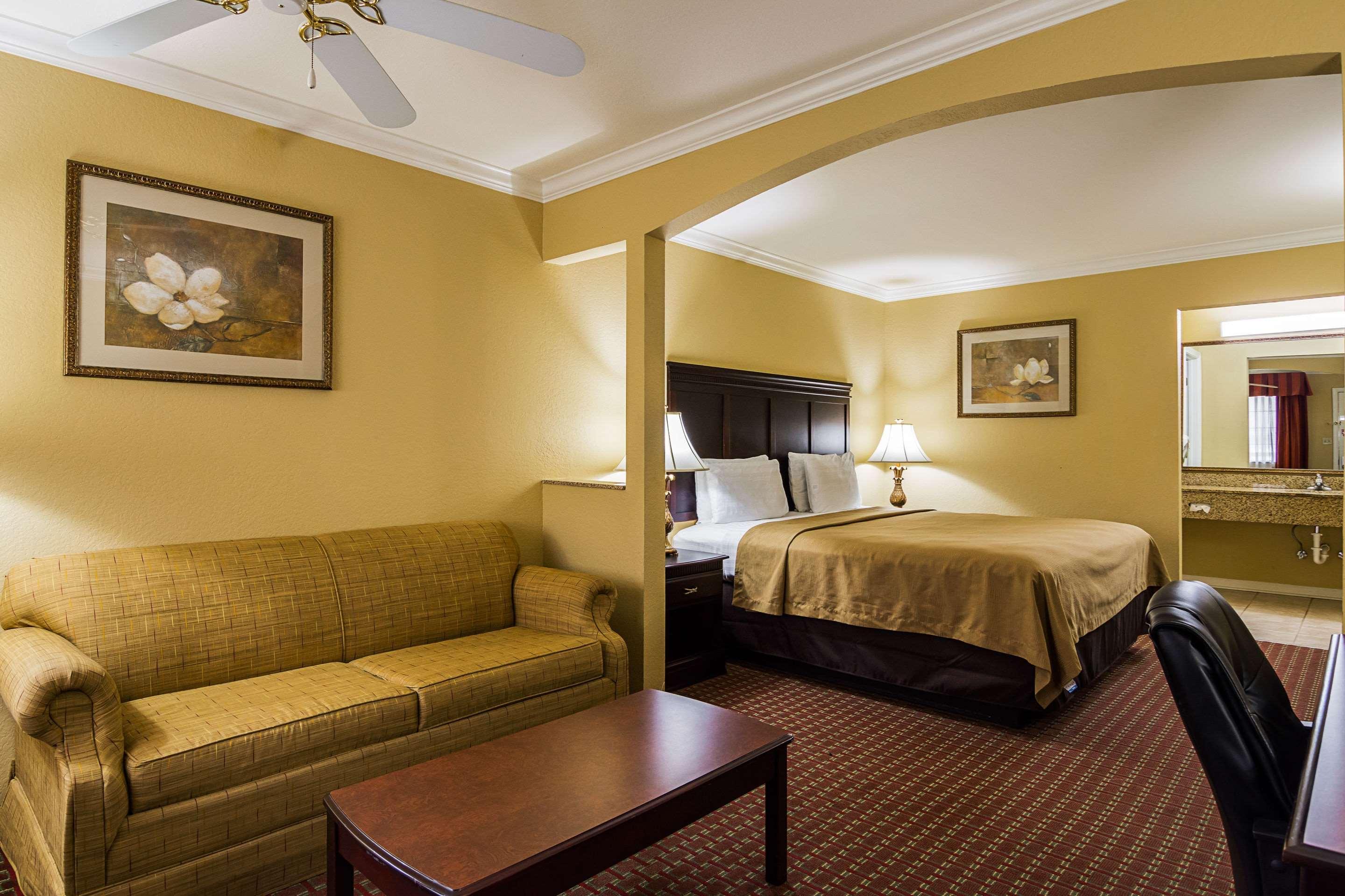 Econo Lodge Inn & Suites Bryant Dış mekan fotoğraf