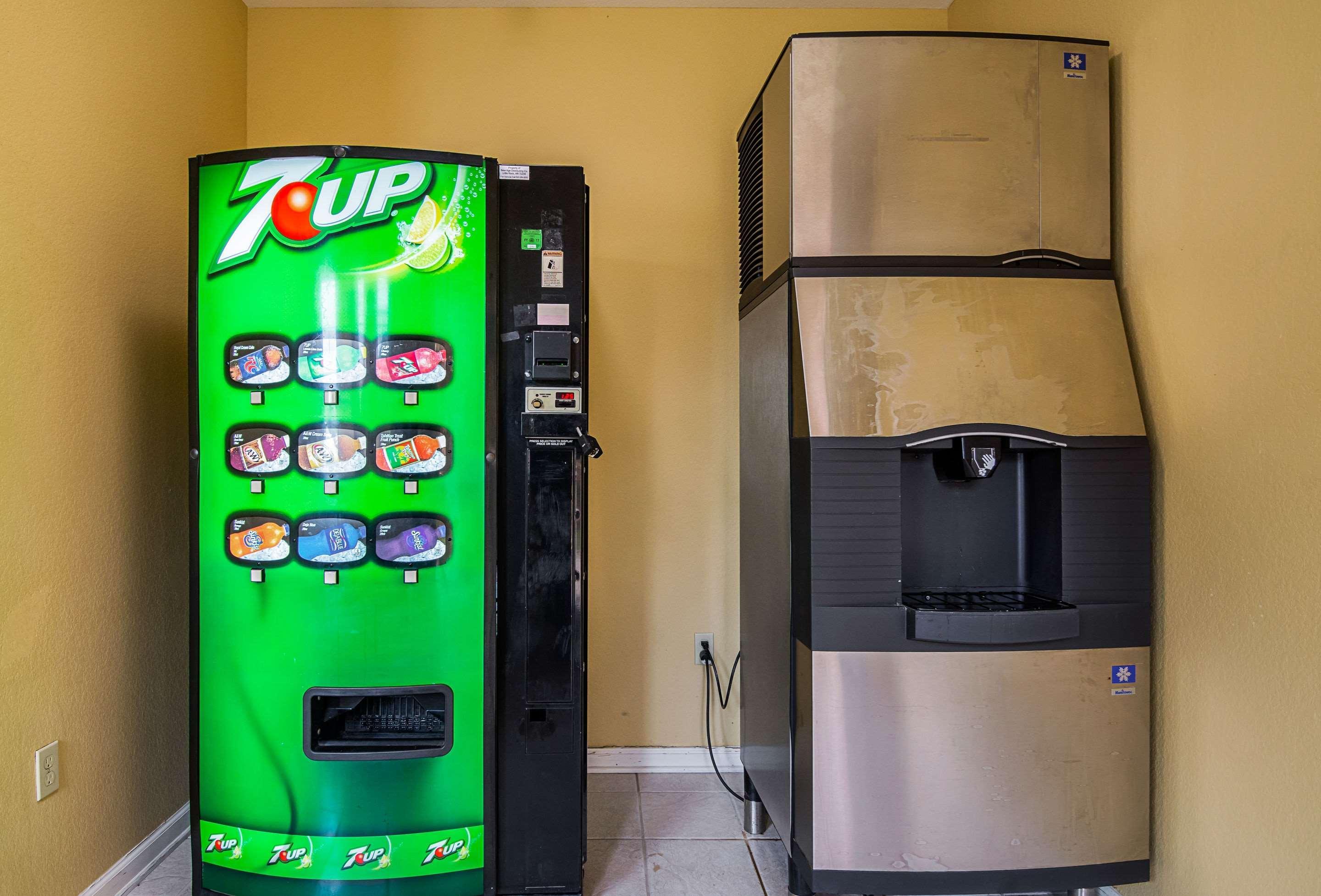 Econo Lodge Inn & Suites Bryant Dış mekan fotoğraf