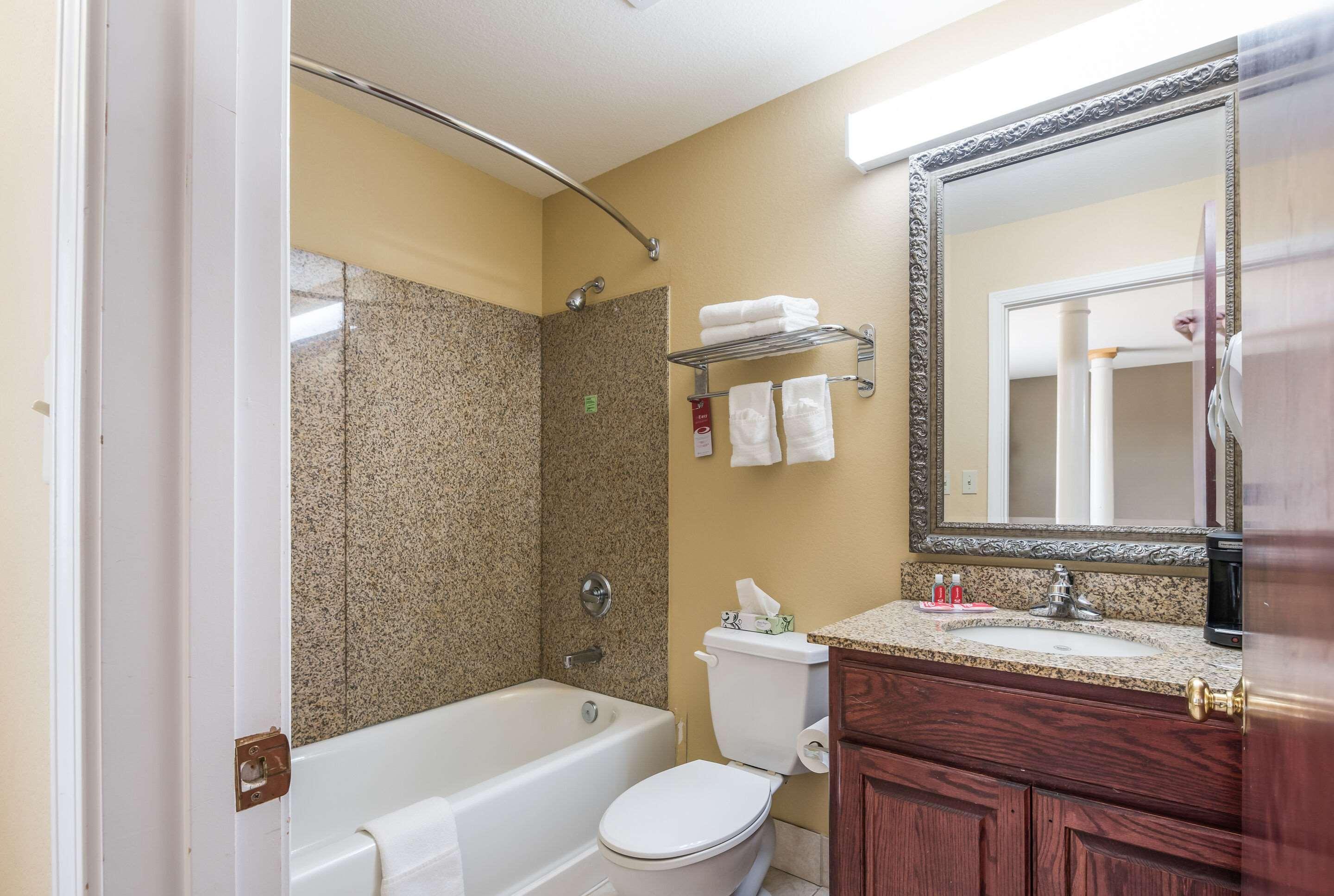 Econo Lodge Inn & Suites Bryant Dış mekan fotoğraf