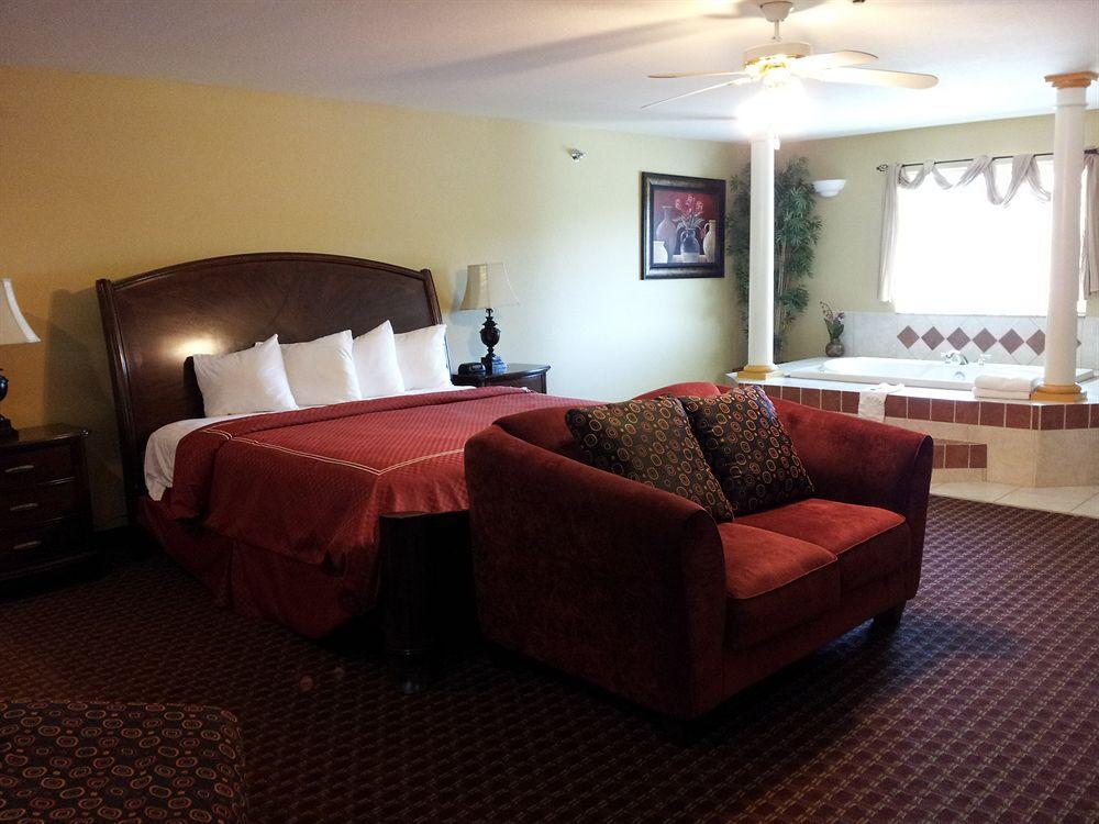 Econo Lodge Inn & Suites Bryant Dış mekan fotoğraf