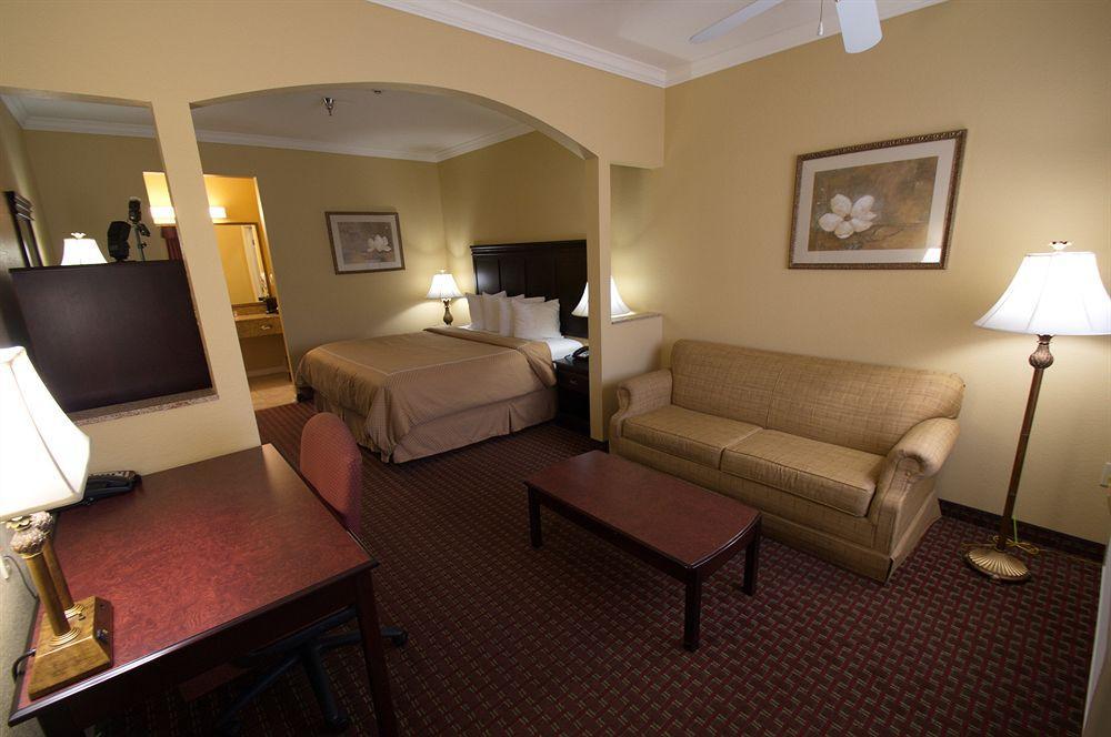 Econo Lodge Inn & Suites Bryant Dış mekan fotoğraf