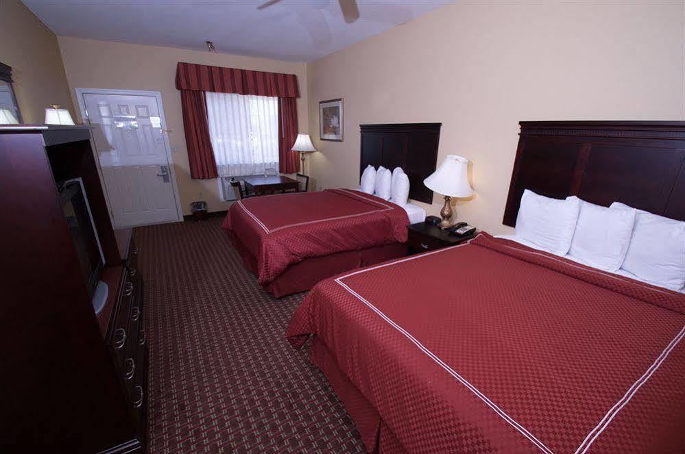 Econo Lodge Inn & Suites Bryant Dış mekan fotoğraf