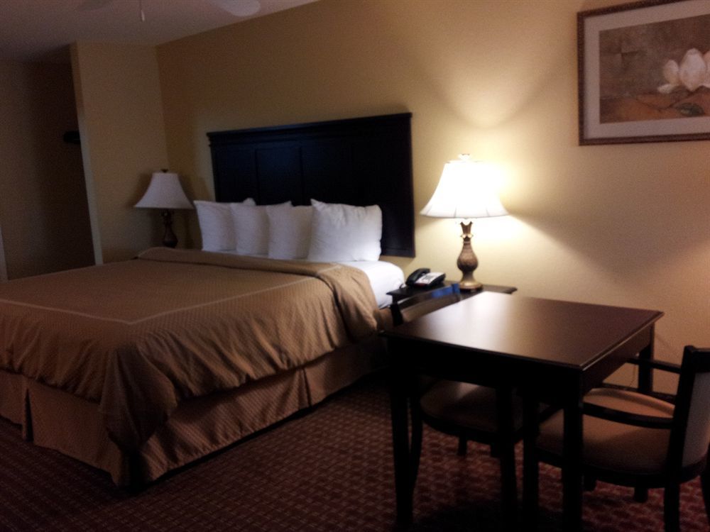 Econo Lodge Inn & Suites Bryant Dış mekan fotoğraf